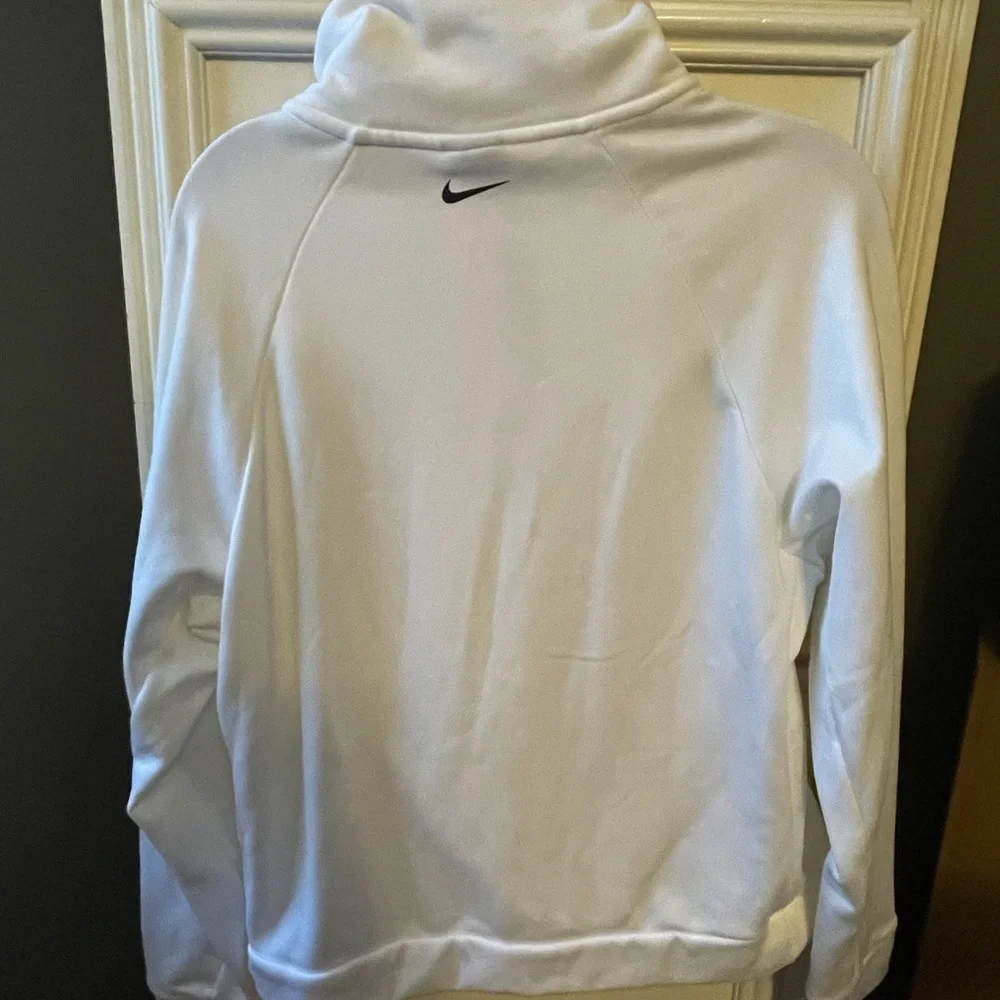 Nike white never worn pullover - Picture 7 of 7